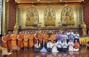 บัณฑิตวิทยาลัยวชิรญาณวโรรส จัดกิจกรรมนำนักศึกษาศึกษาพระพุทธศาสนามหายาน ณ วัดฝอกวงซัน เสริมองค์ความรู…