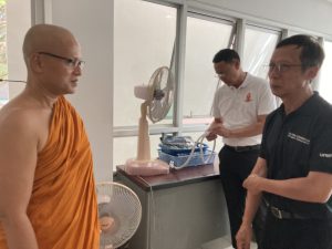 คณบดีบัณฑิตวิทยาลัยวชิรญาณวโรรส นำคณะผู้บริหารลงพื้นที่สำรวจเพื่อวางแผนปรับปรุงห้องประชุมและสิ่งอำนว&hellip;