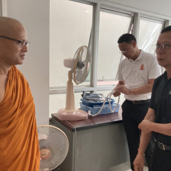 คณบดีบัณฑิตวิทยาลัยวชิรญาณวโรรส นำคณะผู้บริหารลงพื้นที่สำรวจเพื่อวางแผนปรับปรุงห้องประชุมและสิ่งอำนว…